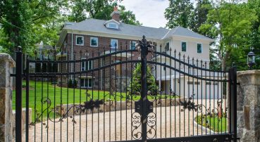 exterior woodworking artesanry